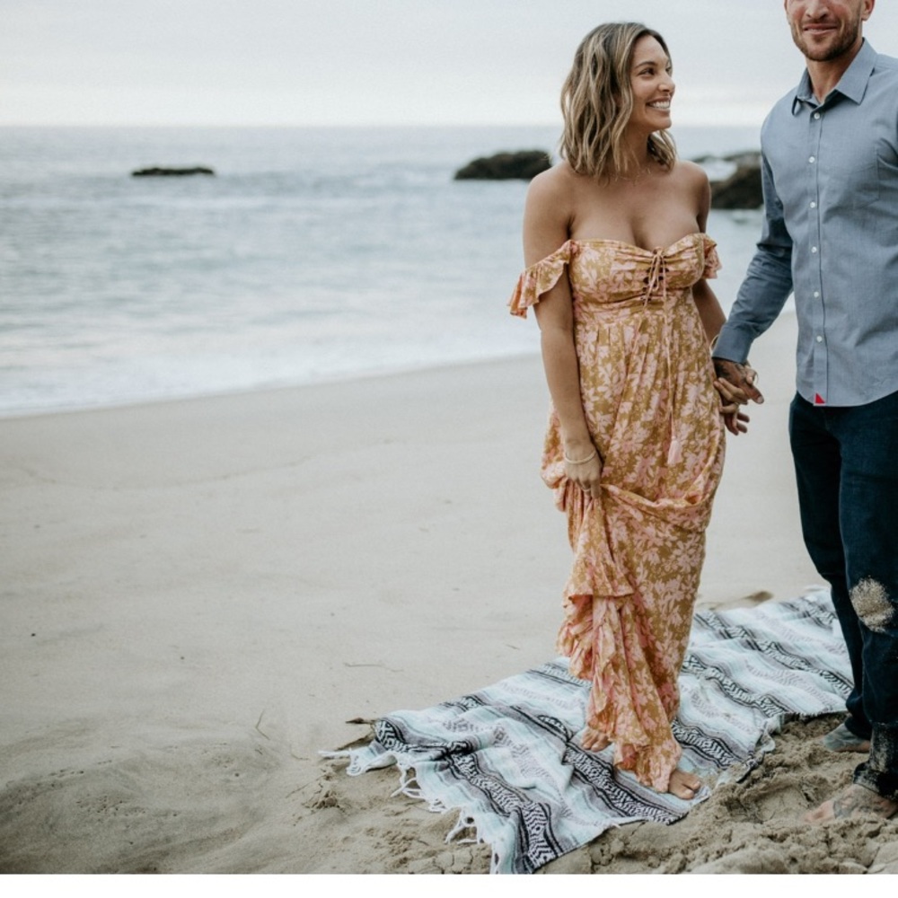 Beautiful women’s tiare hawaii dress